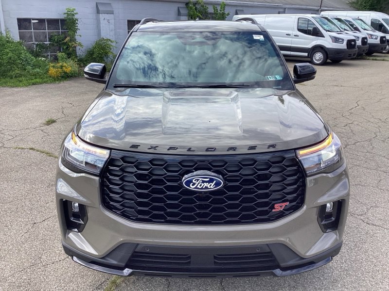 New 2027 Ford Explorer ST w/ Sun And Sound Package AWD/4WD image 3