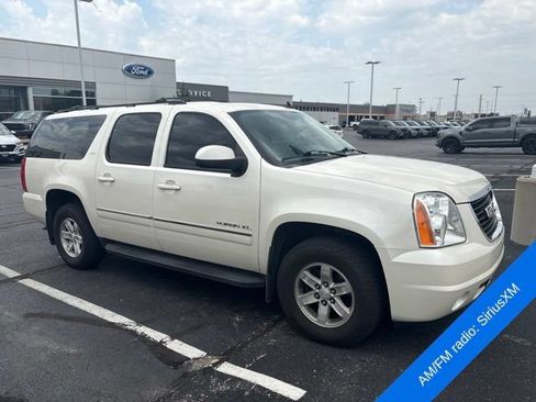Used 2014 GMC Yukon XL SLT w/ SLT-2 Equipment Package AWD/4WD image 8