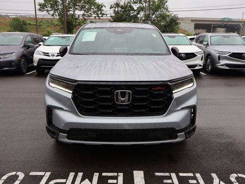 Certified 2025 Honda Pilot TrailSport image 2