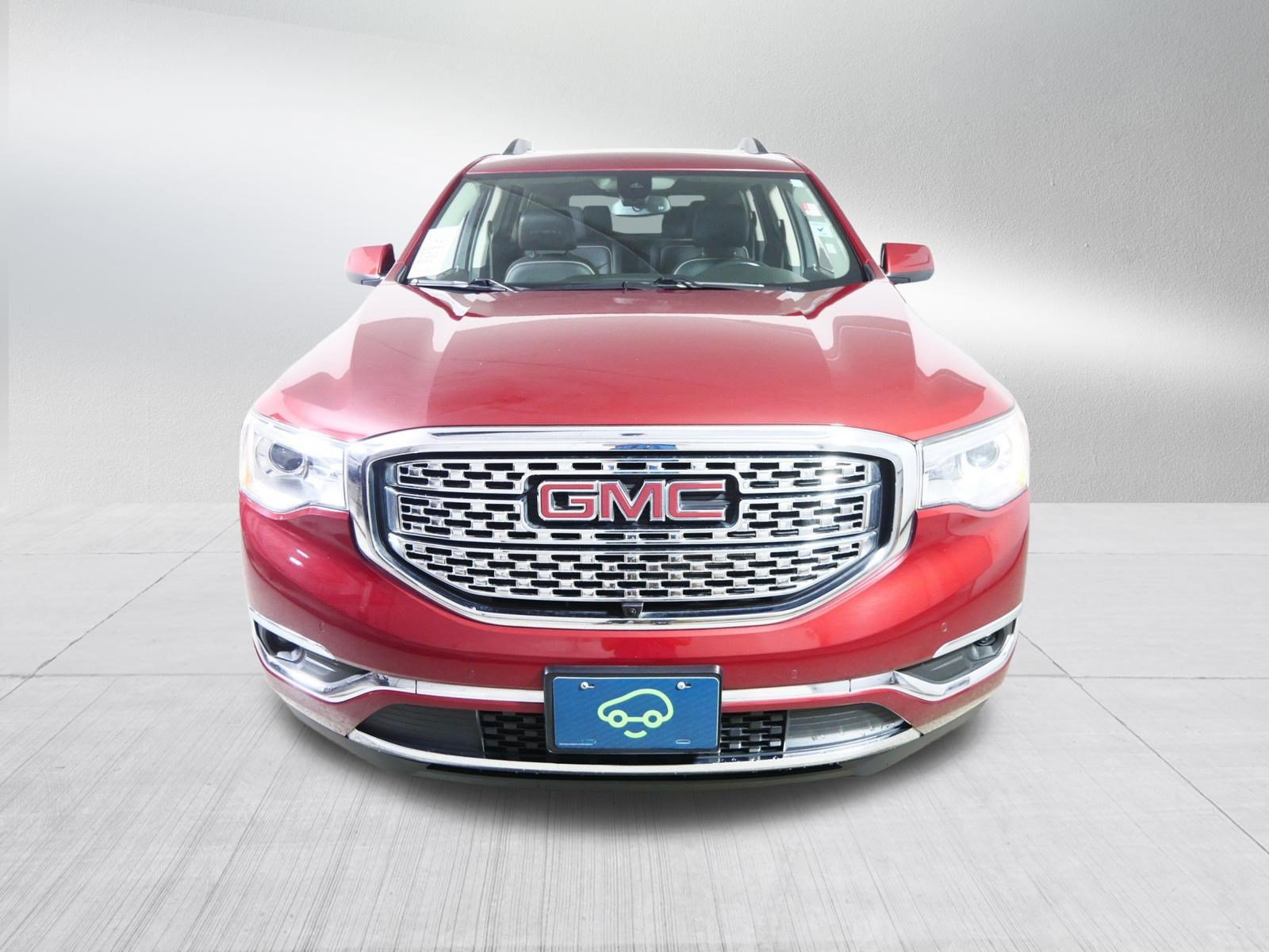 Used 2019 GMC Acadia Denali w/ Technology Package AWD/4WD image 2