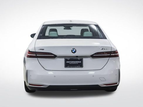 New 2026 BMW 530i xDrive w/ Premium Package AWD/4WD image 4