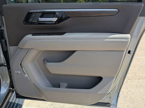 New 2026 Chevrolet Suburban LT w/ Comfort Package AWD/4WD image 36
