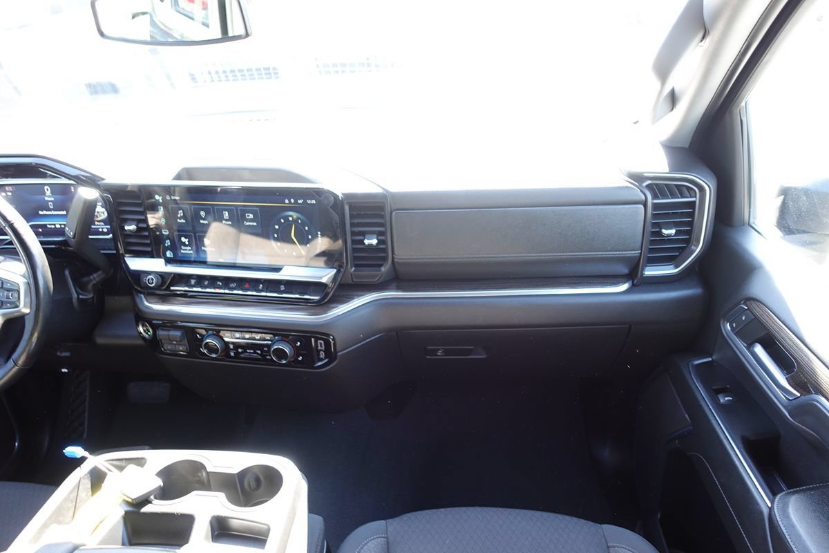 Used 2024 Chevrolet Silverado 2500 LT w/ Midnight Edition AWD/4WD image 42
