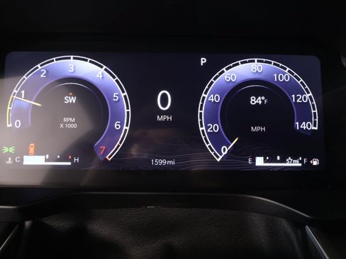 Used 2025 Jeep Grand Cherokee Altitude RWD image 4