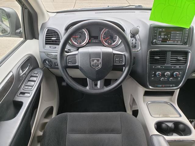 Used 2016 Dodge Grand Caravan SXT FWD image 15