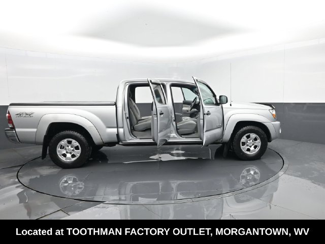 Used 2011 Toyota Tacoma 4x4 Double Cab w/ SR5 Pkg #2 image 25