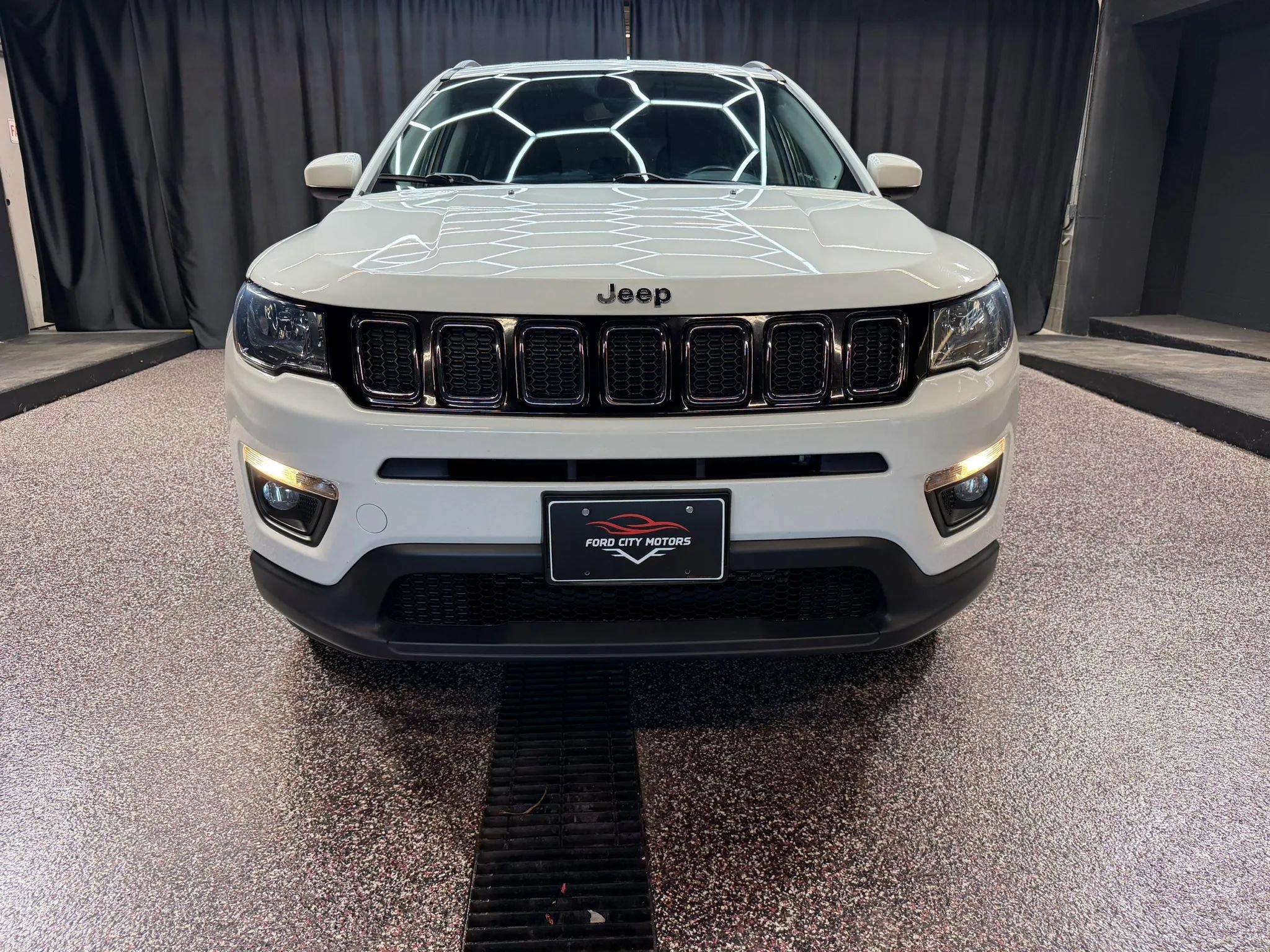 Used 2019 Jeep Compass Latitude w/ Cold Weather Group AWD/4WD image 2