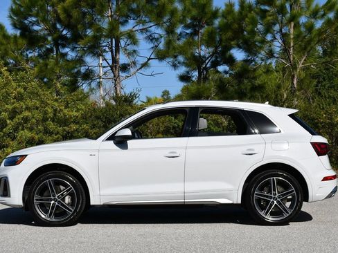 Used 2021 Audi Q5 e Premium Plus w/ Premium Plus Package AWD/4WD image 28