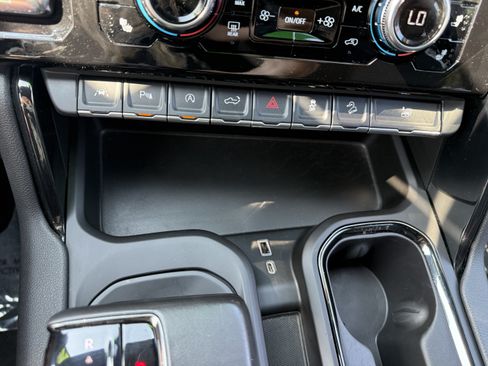 Used 2022 GMC Sierra 1500 AT4 w/ AT4 Premium Package AWD/4WD image 40
