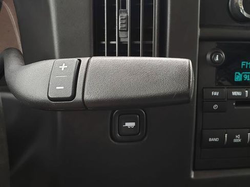 Used 2018 Chevrolet Express 2500 w/ Driver Convenience Package RWD image 20