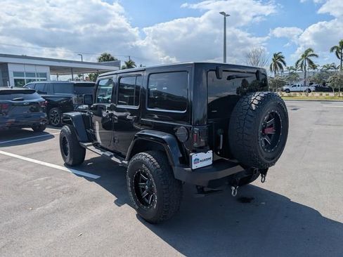 Used 2016 Jeep Wrangler Unlimited Rubicon w/ Connectivity Group image 10