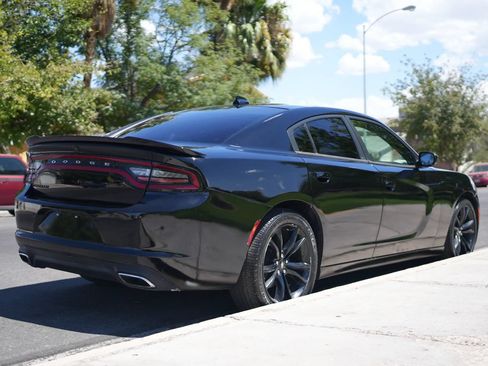 Used 2018 Dodge Charger SXT Plus w/ Quick Order Package 29J RWD image 11