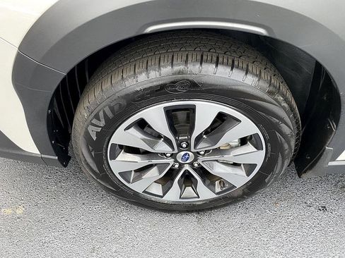 Used 2025 Subaru Outback Touring image 9