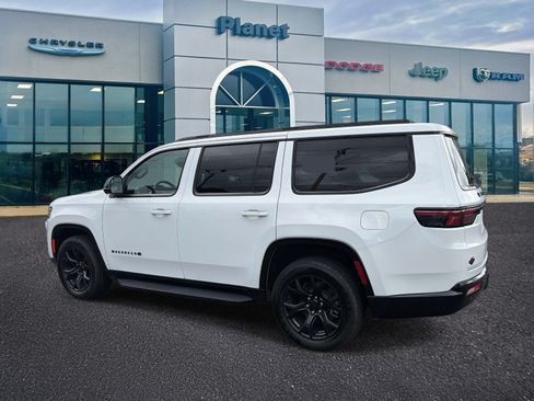 Used 2024 Jeep Wagoneer Series II w/ Convenience Group I AWD/4WD image 3
