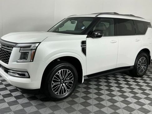 Used 2025 Nissan Armada SL w/ Captain's Chari Seat Package AWD/4WD image 4