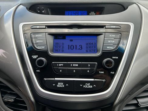 Used 2013 Hyundai Elantra Limited FWD image 19