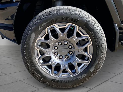 Used 2024 GMC Hummer EV 3X image 9