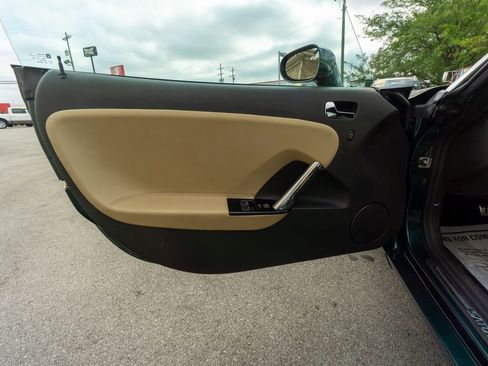 Used 2007 Saturn Sky w/ Premium Trim Pkg image 12