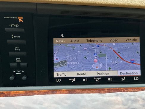 Used 2011 Mercedes-Benz S 550 4MATIC image 22