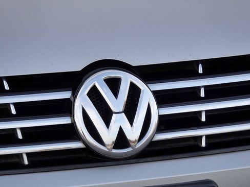 Used 2012 Volkswagen Passat TDI SE FWD image 39
