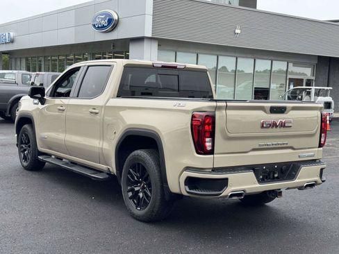 Used 2022 GMC Sierra 1500 Elevation w/ Elevation Premium Package AWD/4WD image 5
