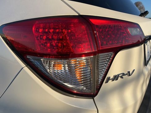 Certified 2022 Honda HR-V EX image 7