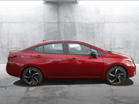 New 2025 Nissan Versa SR w/ Trunk Package image 5