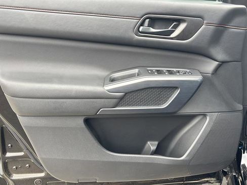 Used 2025 Nissan Pathfinder Rock Creek image 15