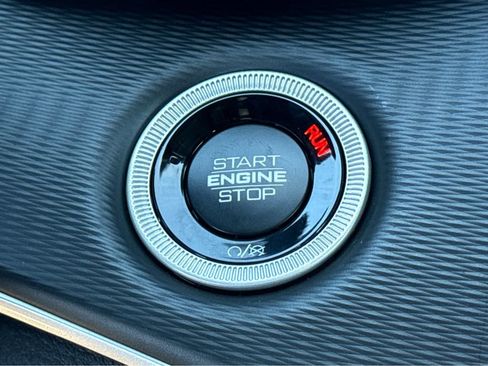 New 2025 Jeep Grand Cherokee L Laredo image 17