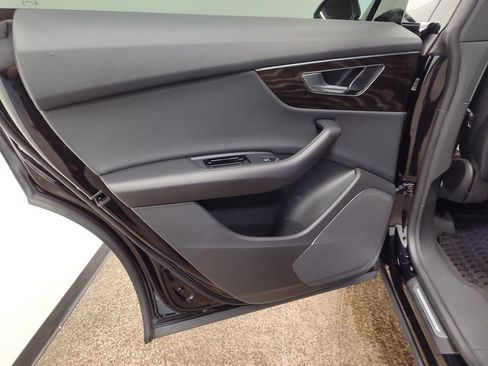 Used 2021 Audi Q8 Premium AWD/4WD image 22