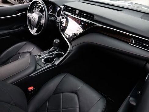 Used 2019 Toyota Camry XLE image 21