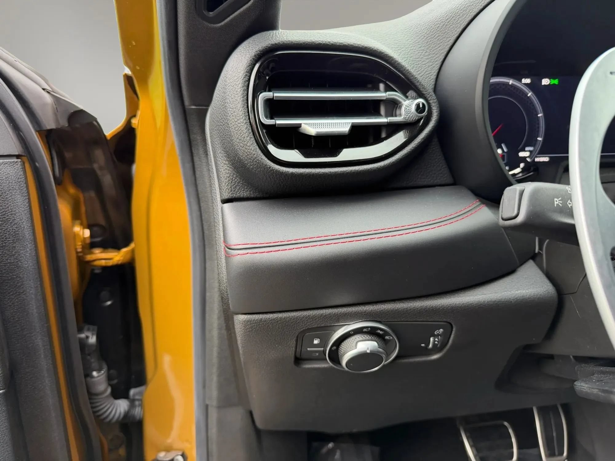 Used 2024 Dodge Hornet R/T Plus AWD/4WD image 17