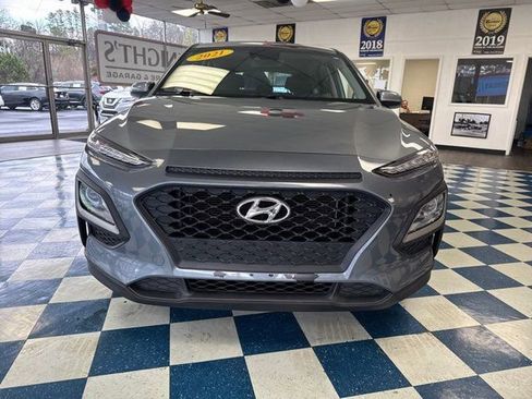 Used 2021 Hyundai Kona SE image 2