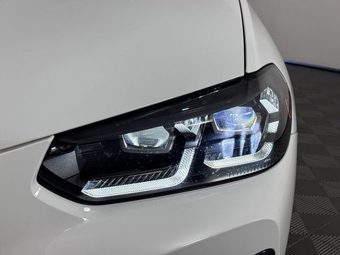Used 2024 BMW X4 xDrive30i w/ Premium Package AWD/4WD image 12