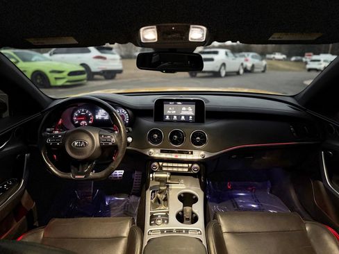 Used 2018 Kia Stinger GT image 23