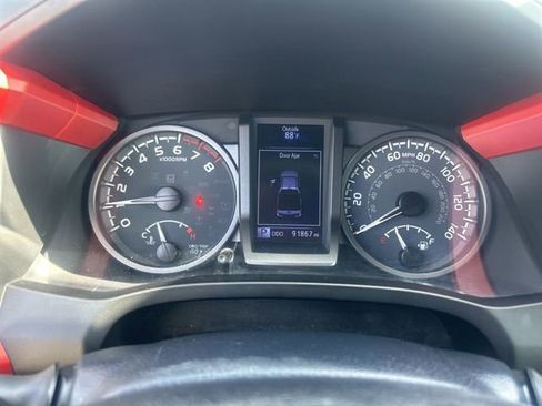 Used 2020 Toyota Tacoma TRD Sport w/ TRD Premium Sport Package AWD/4WD image 11