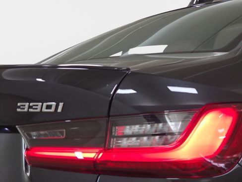Certified 2023 BMW 330i Sedan w/ M Sport Package image 31