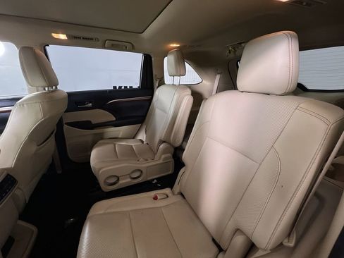 Used 2018 Toyota Highlander Limited Platinum image 23