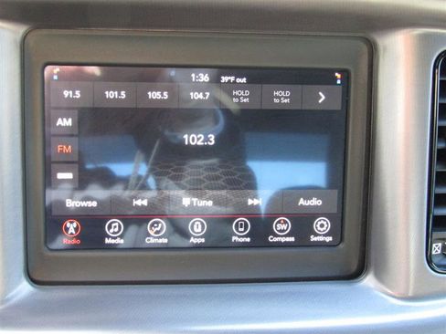 Used 2020 Dodge Charger SXT w/ Blacktop Package image 17