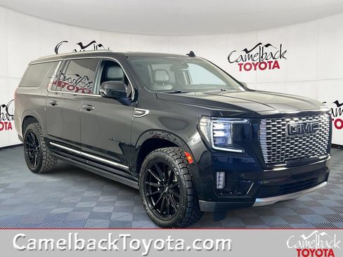 Used 2022 GMC Yukon XL Denali w/ LPO, Denali Black Package AWD/4WD image 1