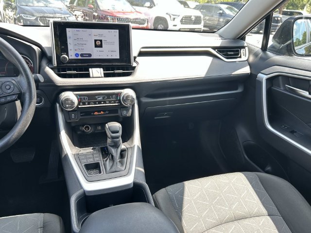 Used 2025 Toyota RAV4 XLE AWD/4WD image 17