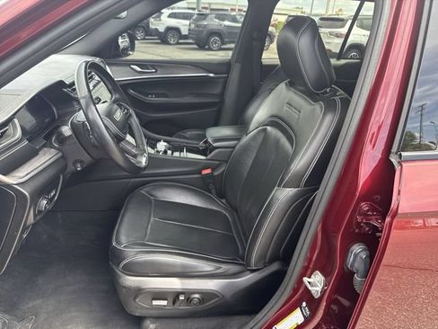 Used 2022 Jeep Grand Cherokee Overland AWD/4WD image 11