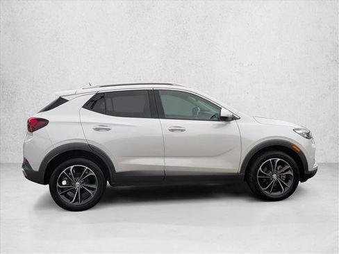 Used 2022 Buick Encore GX Essence w/ Advanced Technology Package FWD image 4