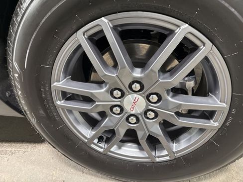 Used 2025 GMC Acadia Elevation image 42