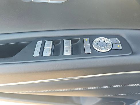 Used 2025 Genesis GV80 2.5T Standard image 12