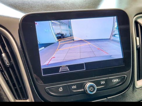 Used 2023 Chevrolet Malibu LT FWD image 17
