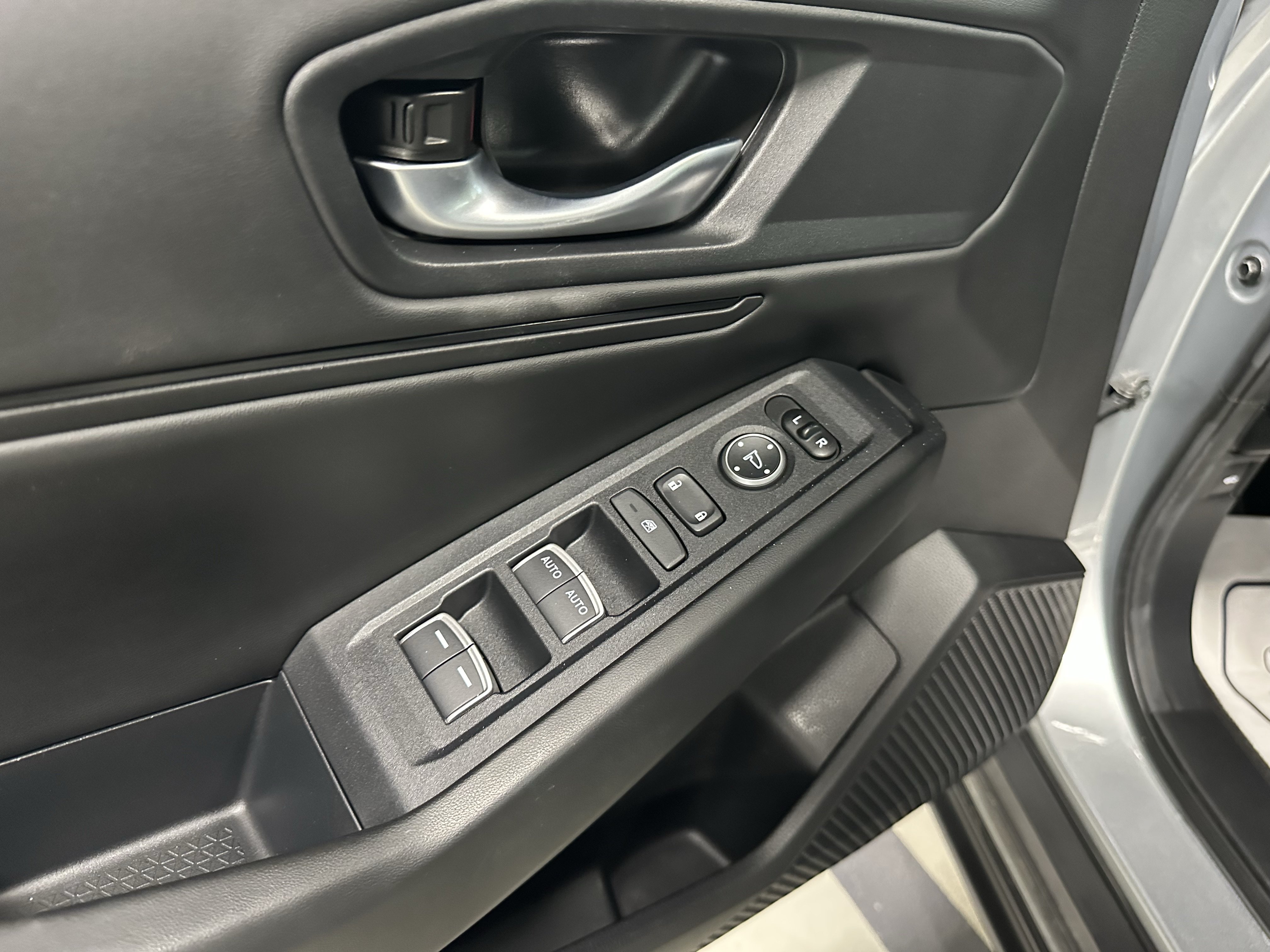 Used 2024 Honda Accord EX image 19
