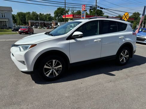 Used 2016 Toyota RAV4 XLE AWD/4WD image 6