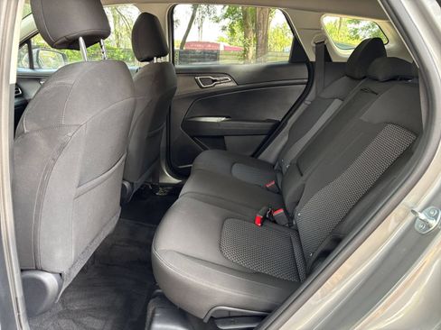 Used 2025 Kia Sportage LX FWD image 37