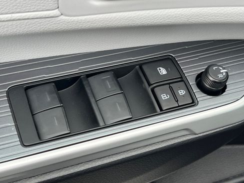 New 2026 Toyota Sienna XLE AWD/4WD image 13